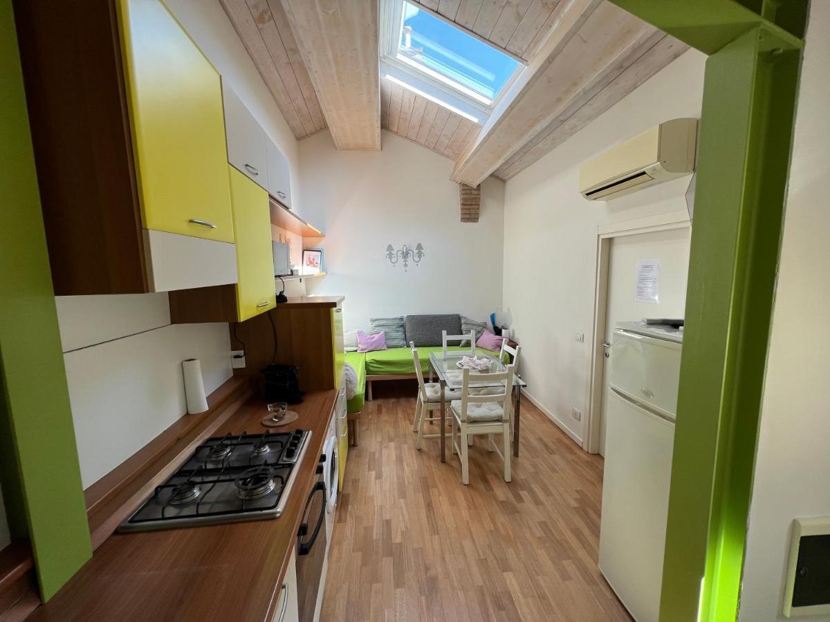 Ferienwohnung La Mansarda In Centro Modena Exterior foto
